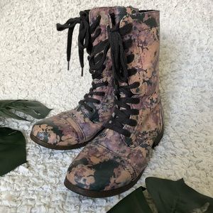 Combat boots floral print